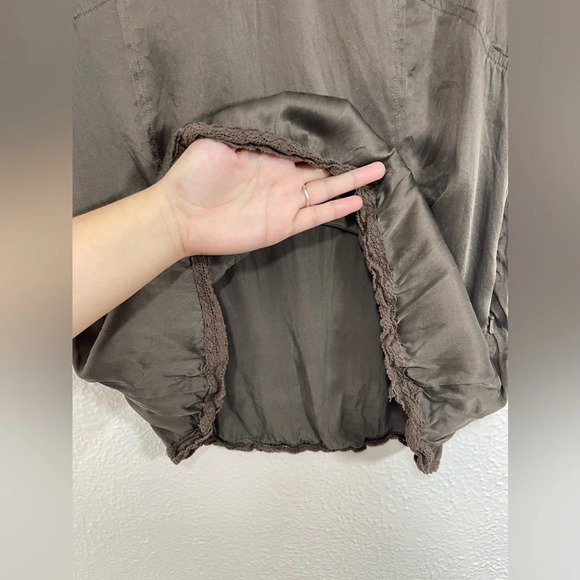 J. Jill 100% Silk Soft Brown Lace Detail V-Neck Sleeveless Cami Tank Top Size 14 - Picture 5 of 12